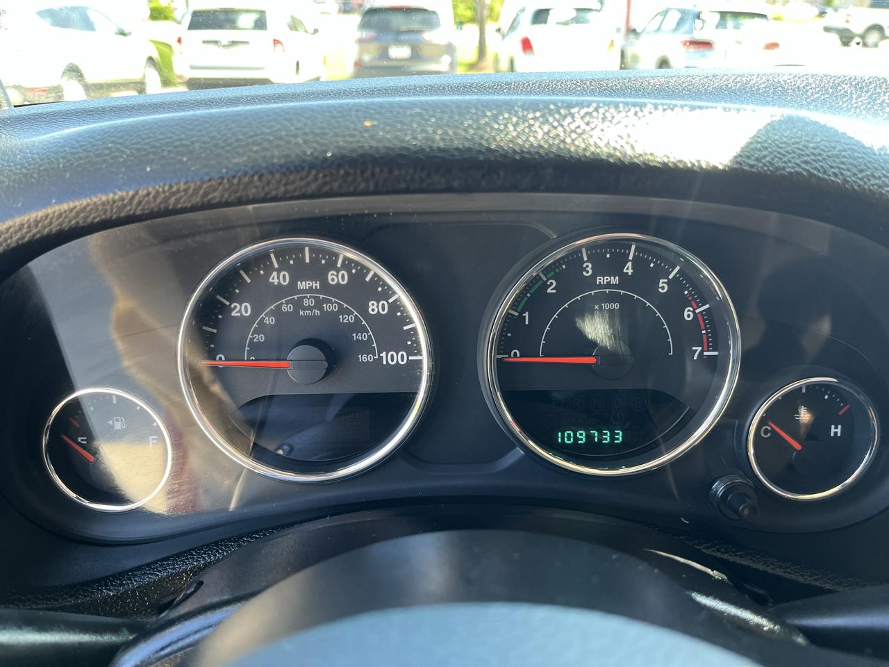 Jeep Wrangler 4WD 2dr Sahara 2011