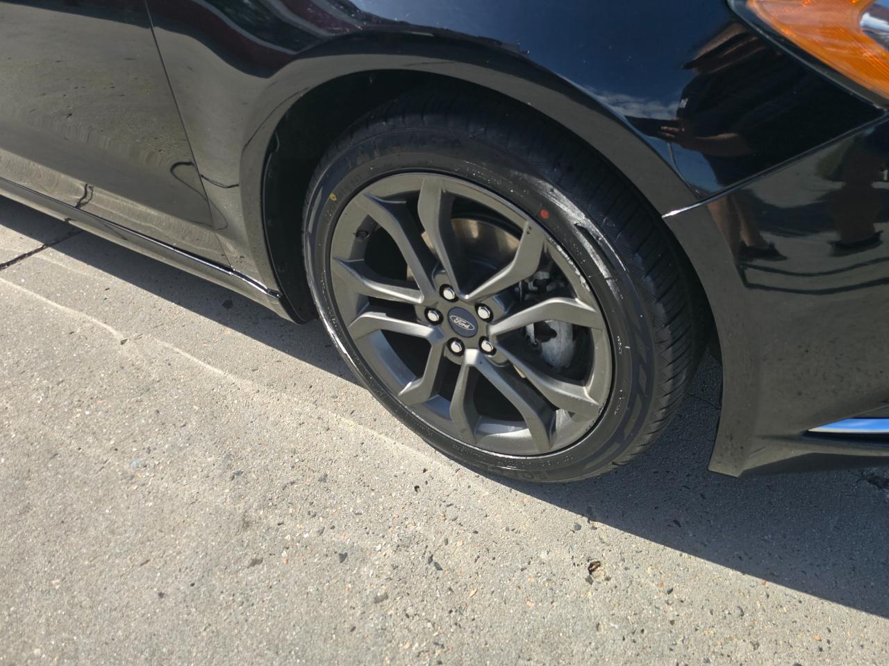 Ford Fusion SE FWD 2018