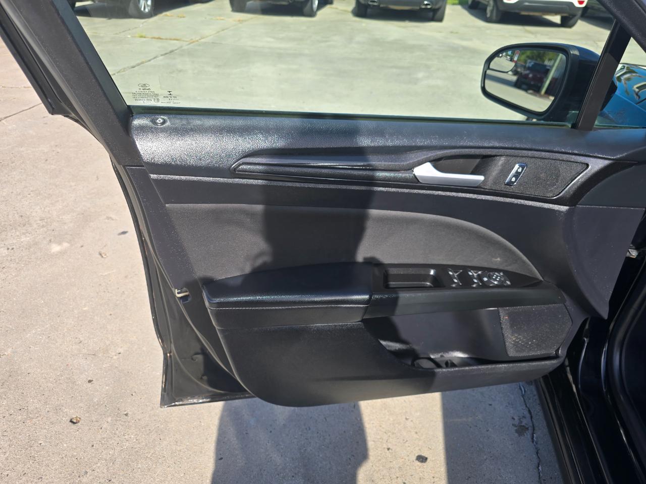 Ford Fusion SE FWD 2018