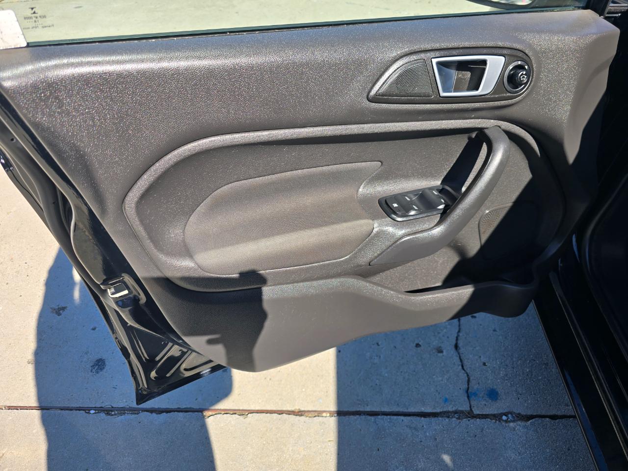 Ford Fiesta 4dr Sdn SE 2016