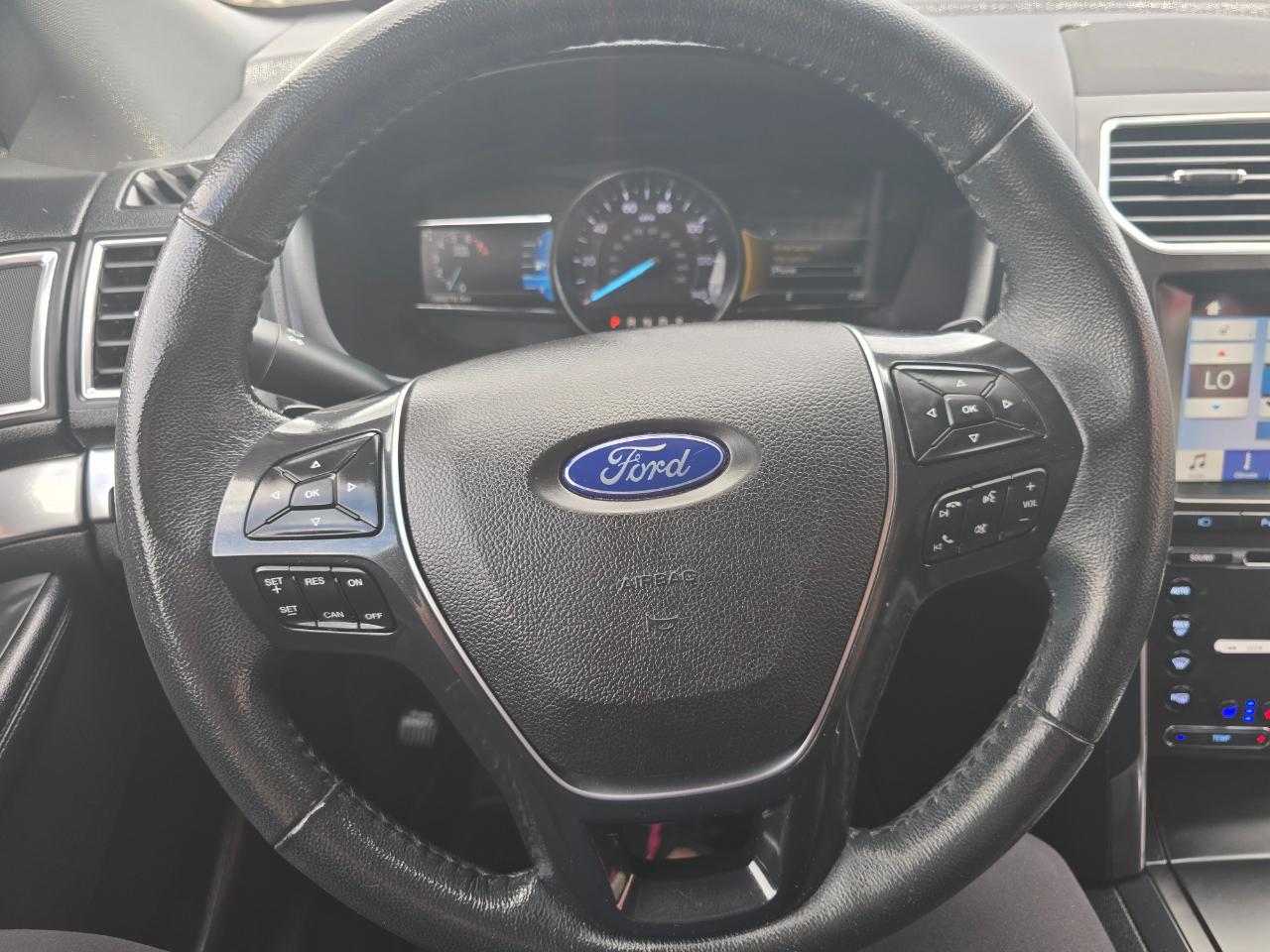 Ford Explorer Limited FWD 2017