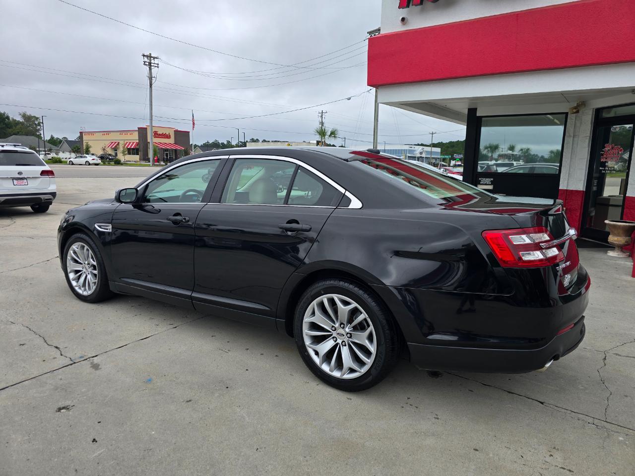 Ford Taurus 4dr Sdn Limited FWD 2016