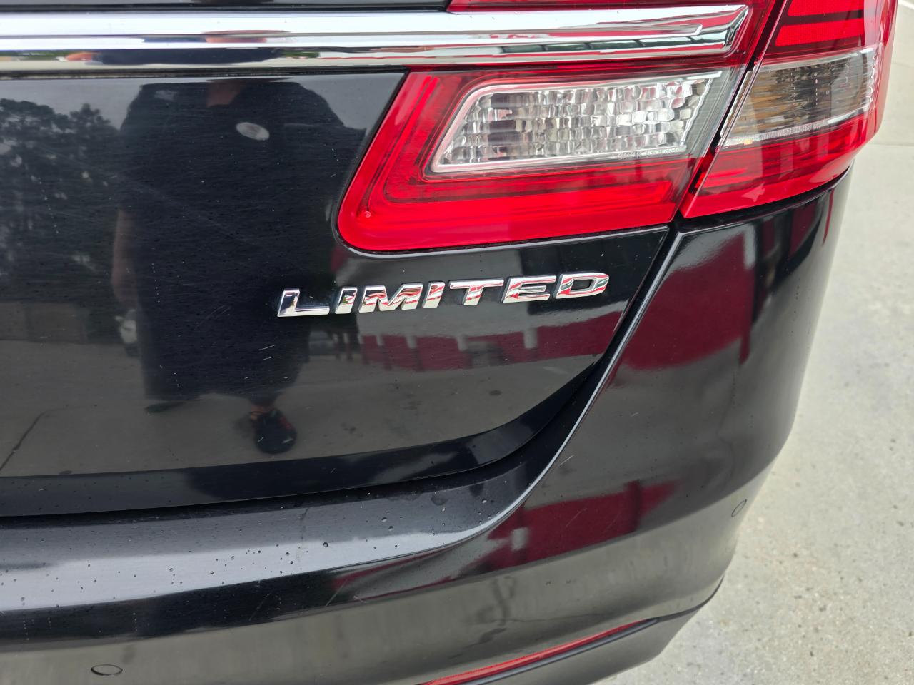 Ford Taurus 4dr Sdn Limited FWD 2016