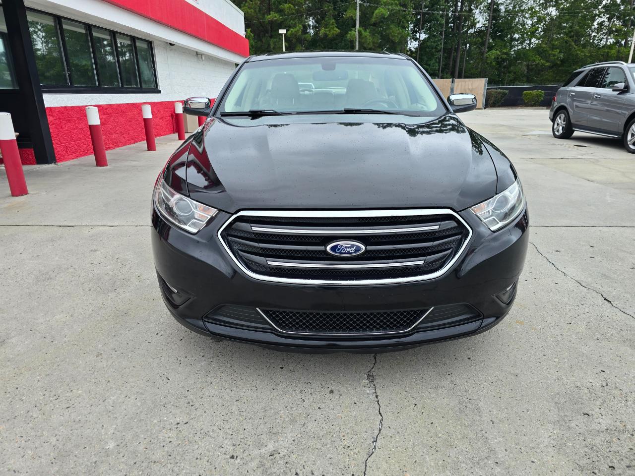 Ford Taurus 4dr Sdn Limited FWD 2016