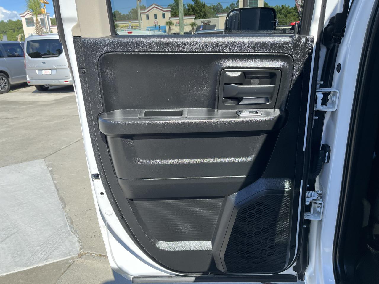 RAM 1500 Classic Tradesman 4x4 Quad Cab 6'4" Box 2021