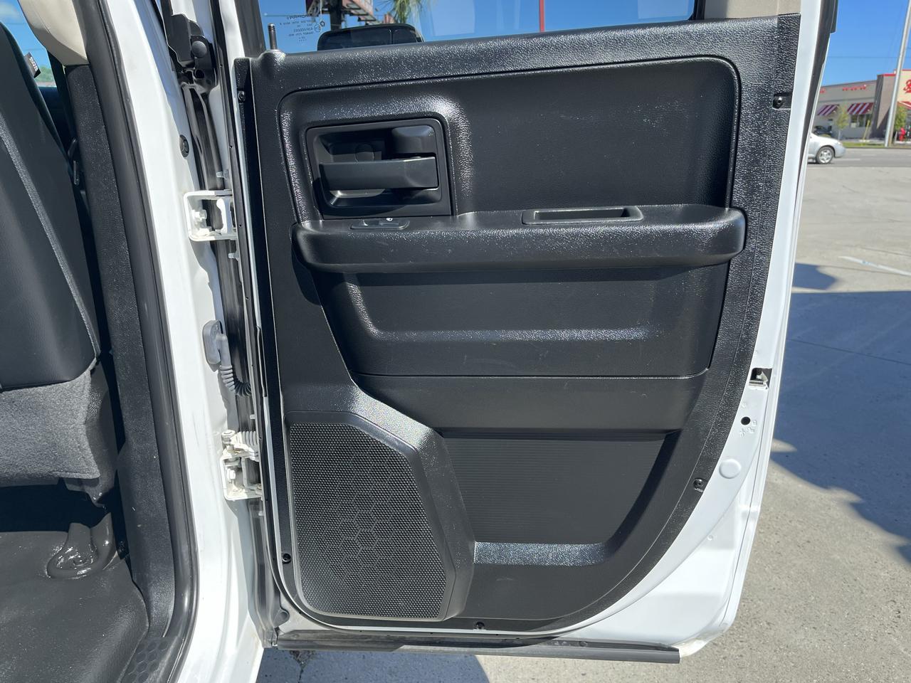 RAM 1500 Classic Tradesman 4x4 Quad Cab 6'4" Box 2021