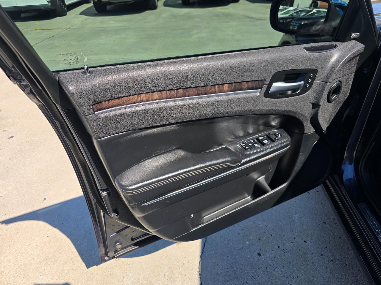 Chrysler 300 300C AWD 2017
