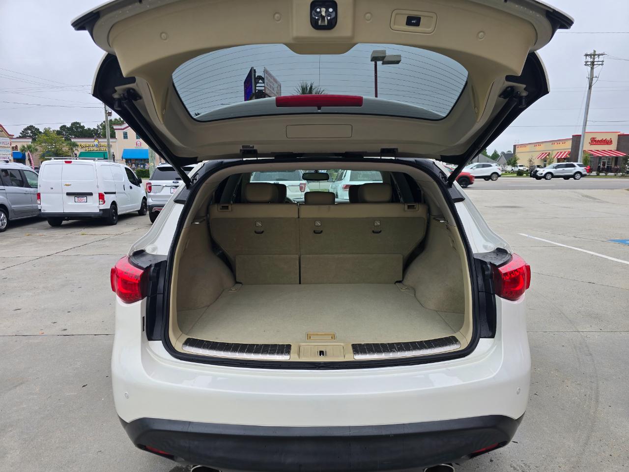 Infiniti QX70 RWD 4dr 2014
