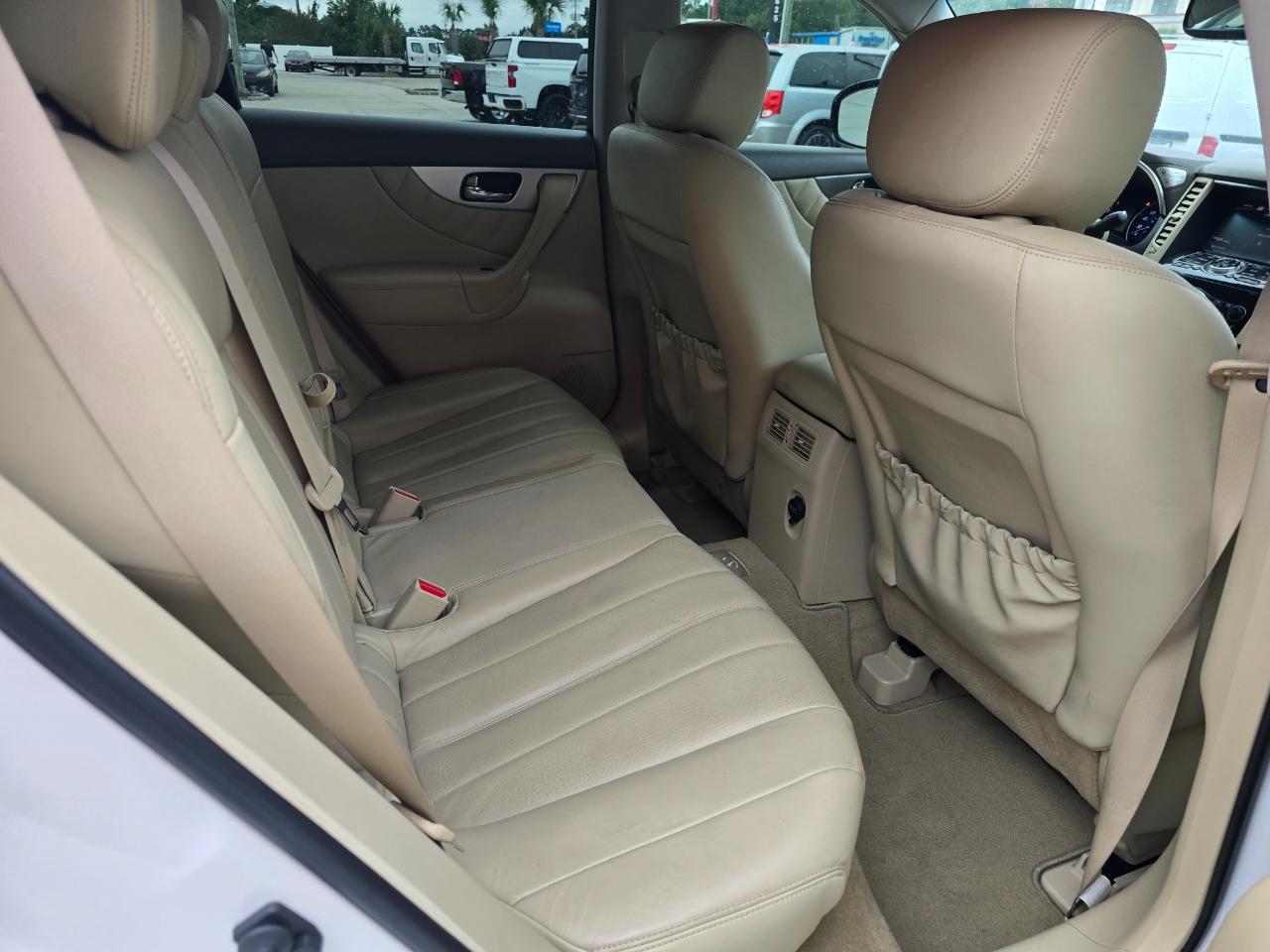 Infiniti QX70 RWD 4dr 2014