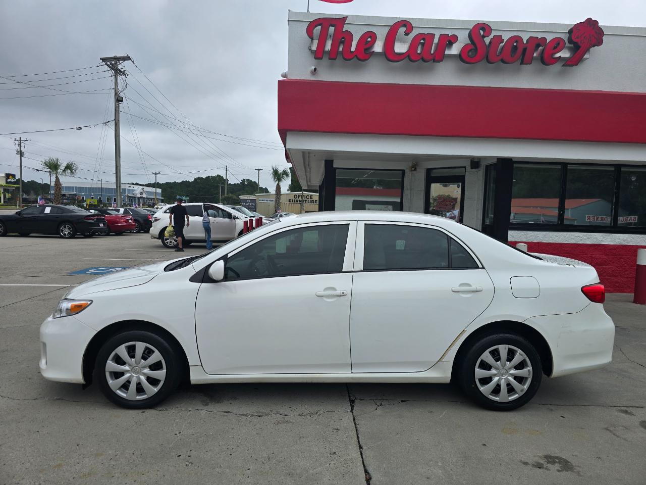 Toyota Corolla 4dr Sdn Auto L (Natl) 2013