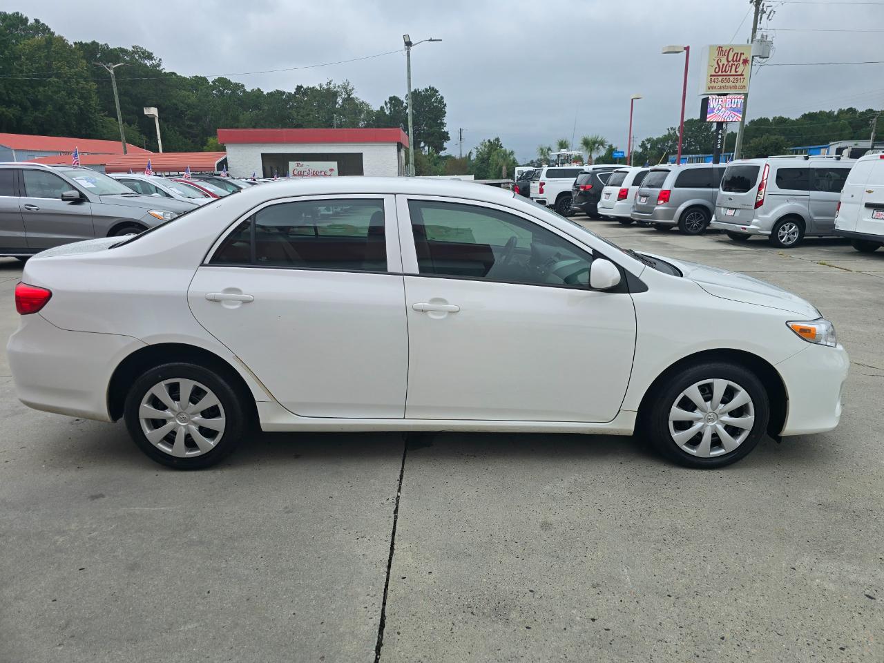 Toyota Corolla 4dr Sdn Auto L (Natl) 2013