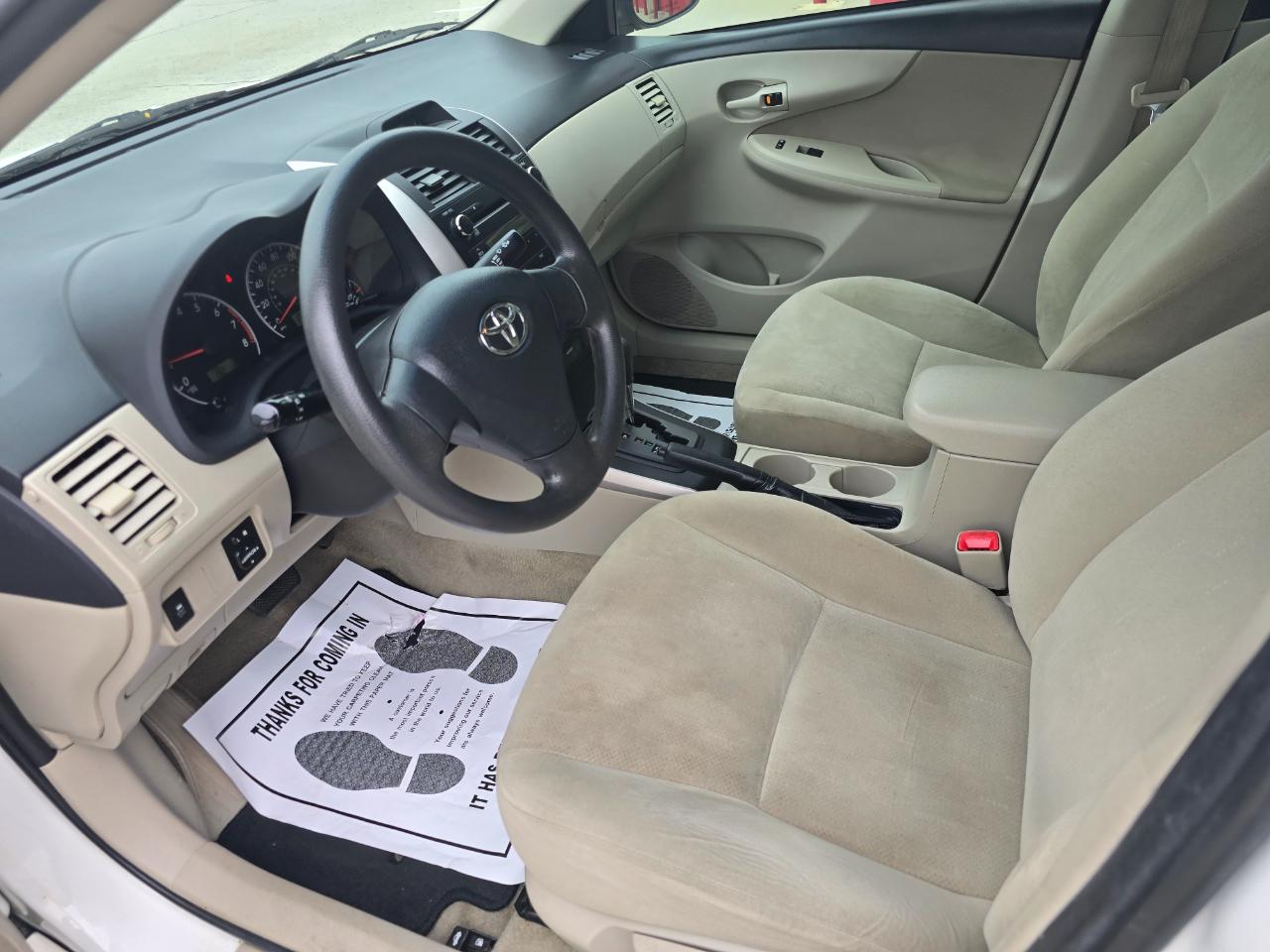 Toyota Corolla 4dr Sdn Auto L (Natl) 2013