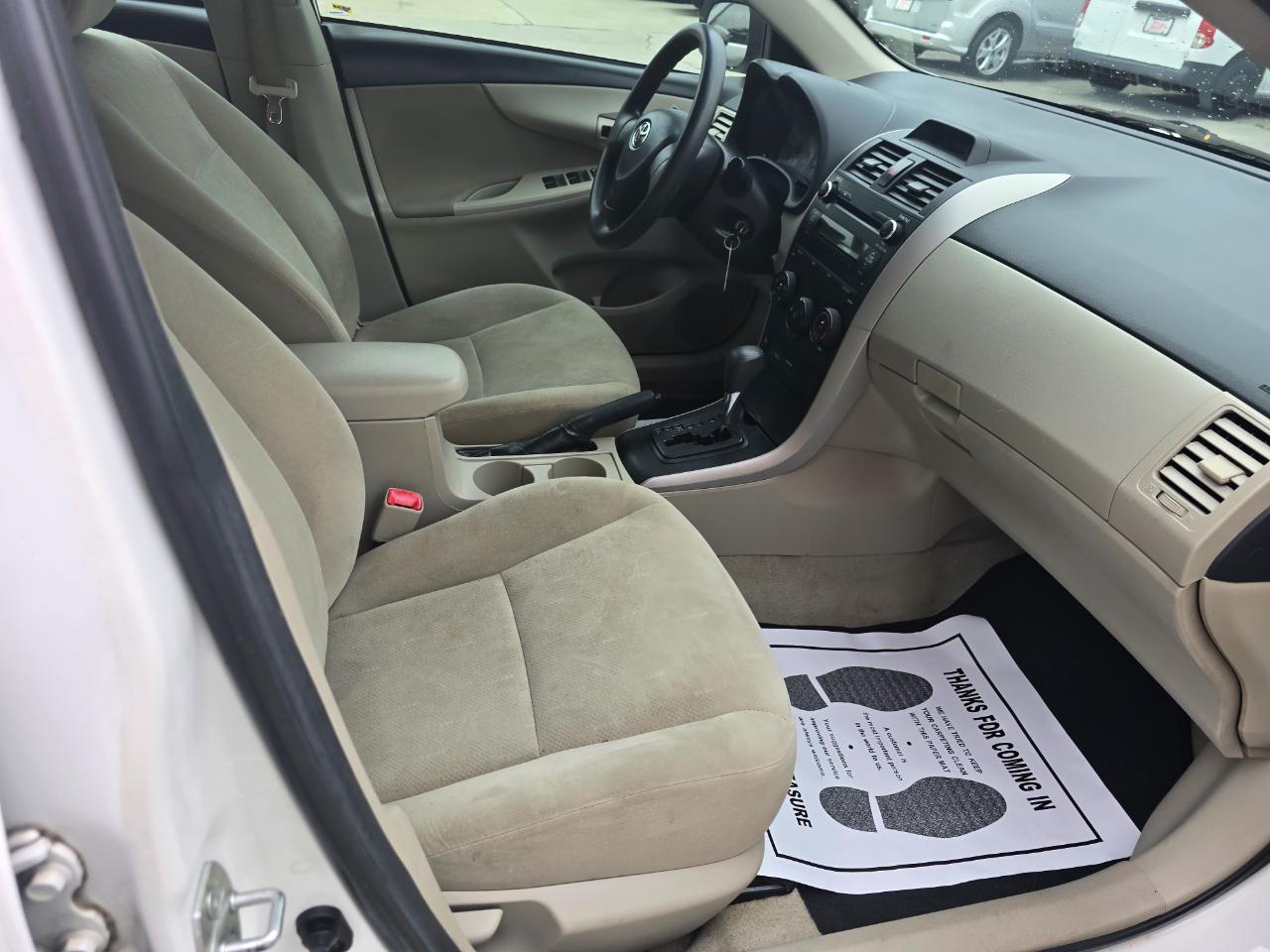 Toyota Corolla 4dr Sdn Auto L (Natl) 2013