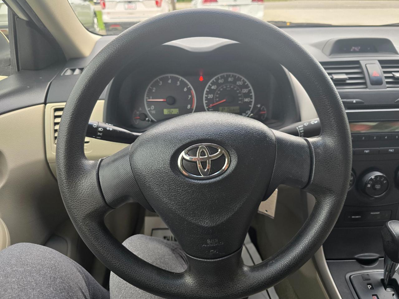 Toyota Corolla 4dr Sdn Auto L (Natl) 2013