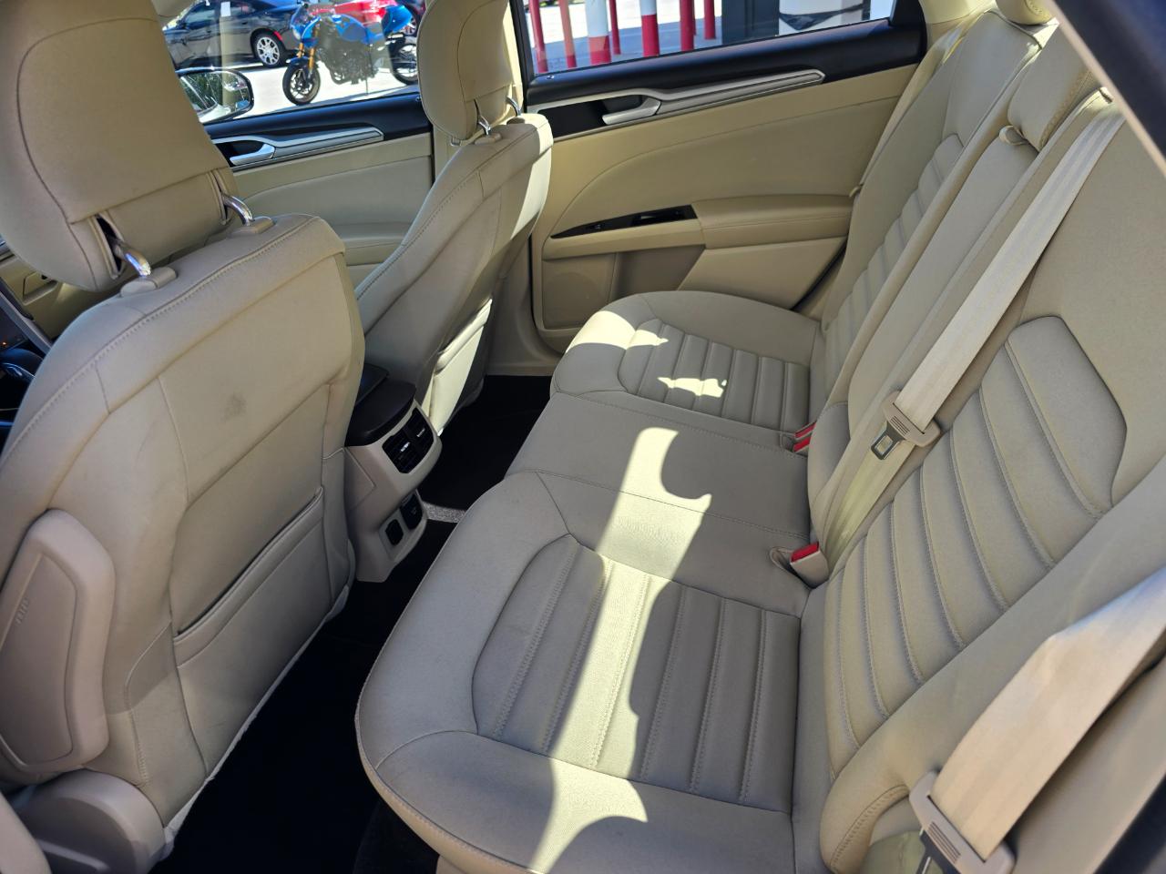 Ford Fusion 4dr Sdn SE Hybrid FWD 2013