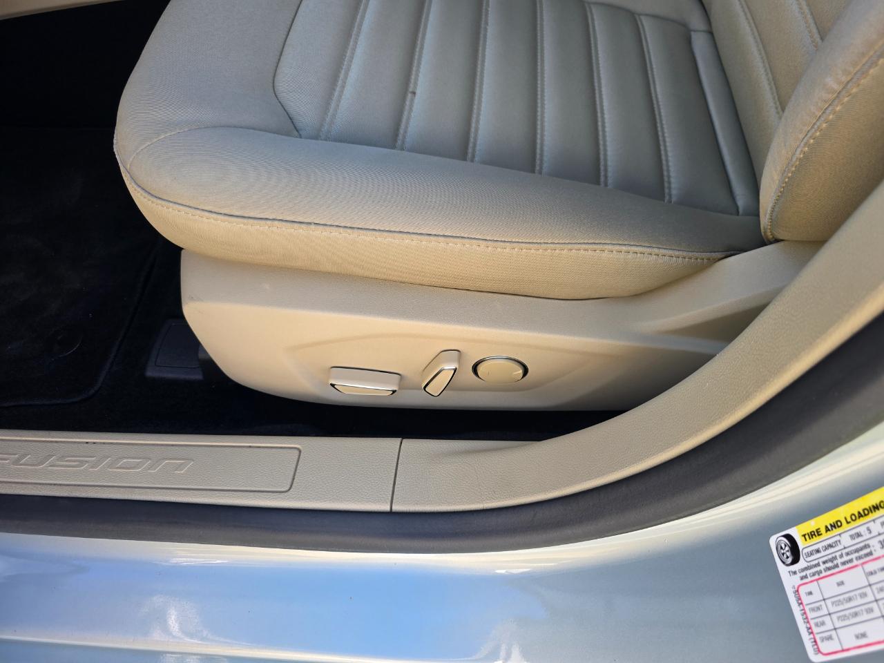 Ford Fusion 4dr Sdn SE Hybrid FWD 2013