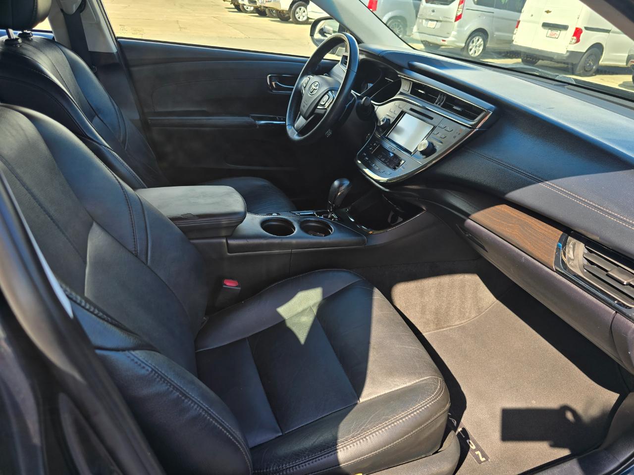 Toyota Avalon 4dr Sdn XLE Premium (Natl) 2016