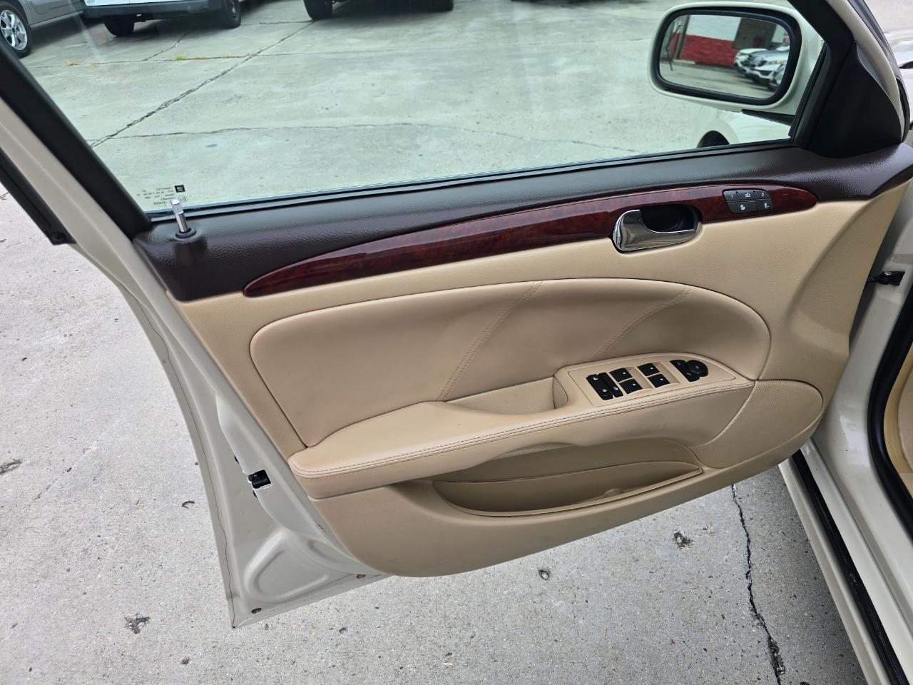 Buick Lucerne 4dr Sdn CXL-3 *Ltd Avail* 2010
