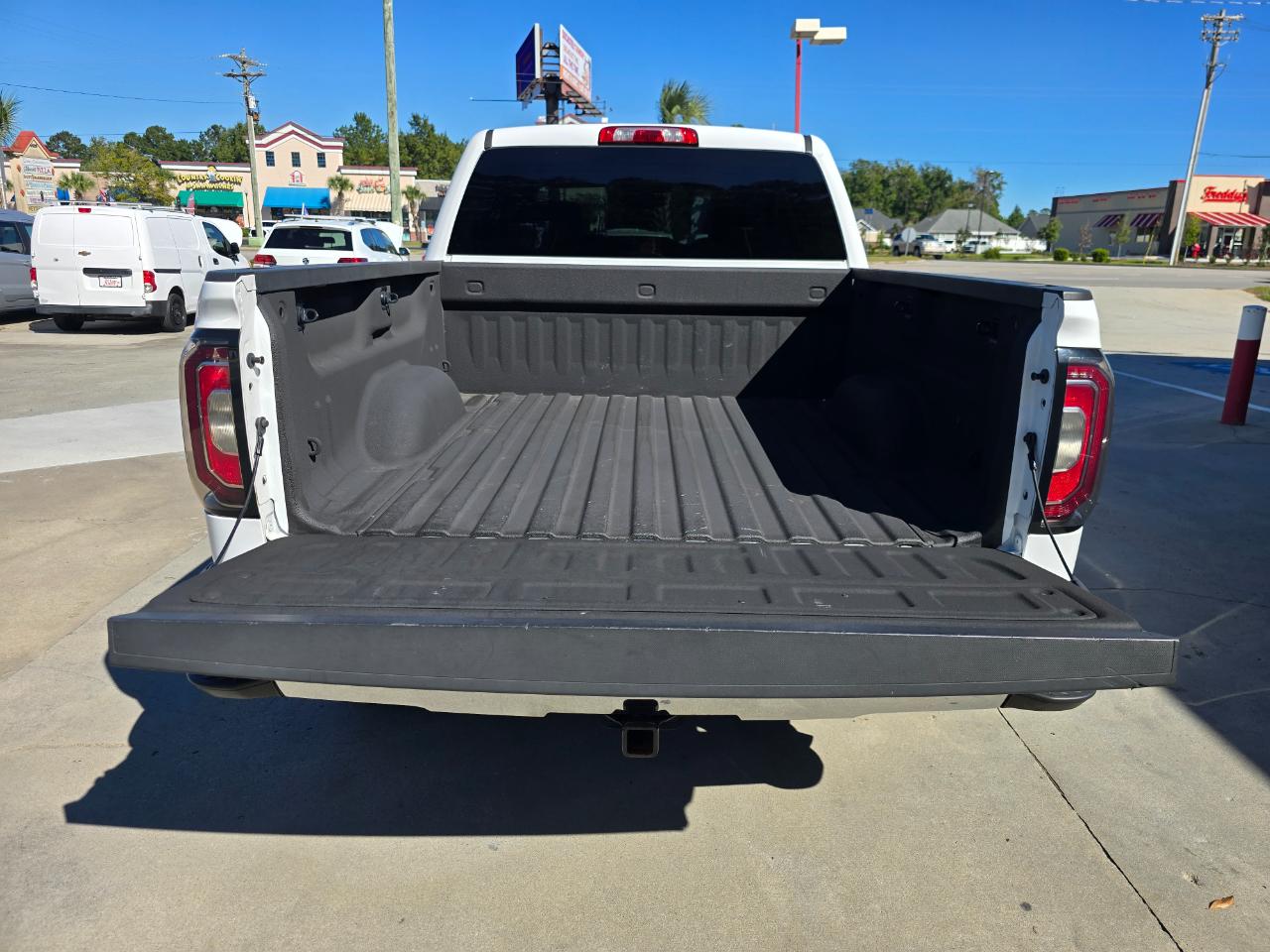 GMC Sierra 1500 4WD Crew Cab 143.5" SLT 2017
