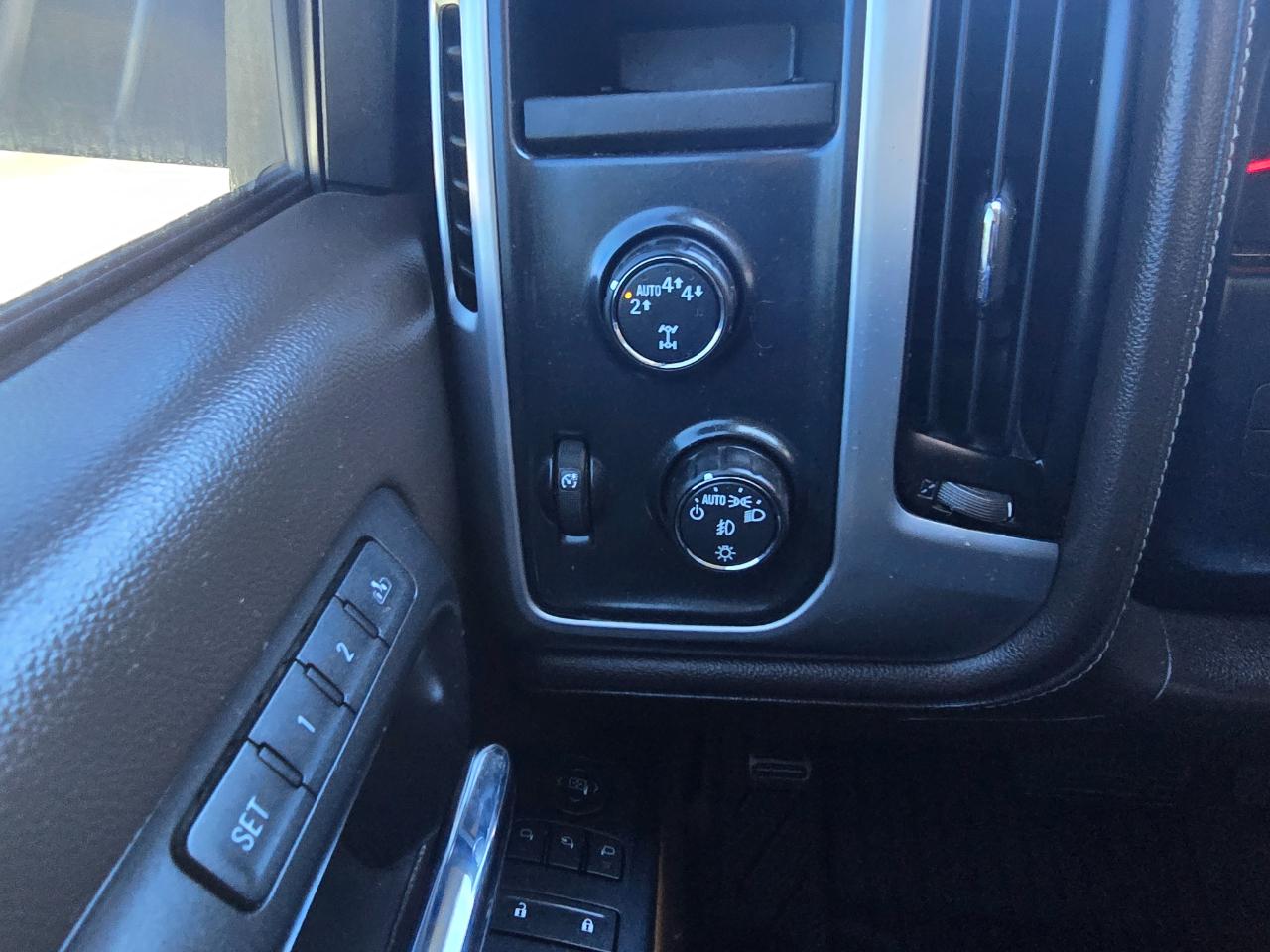 GMC Sierra 1500 4WD Crew Cab 143.5" SLT 2017