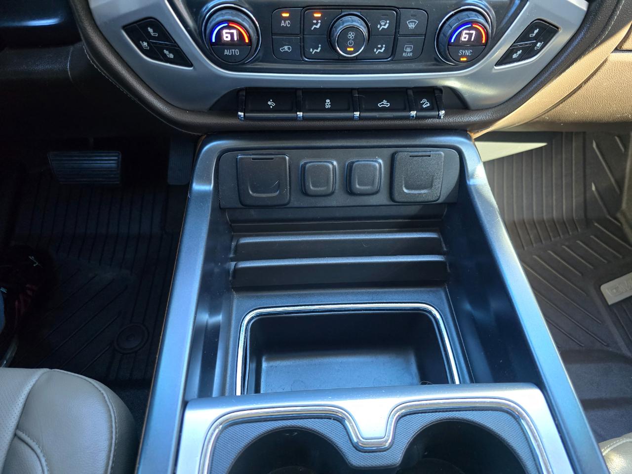 GMC Sierra 1500 4WD Crew Cab 143.5" SLT 2017