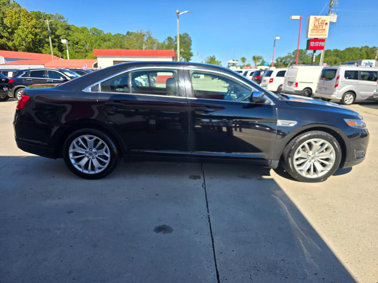 Ford Taurus Limited FWD 2017