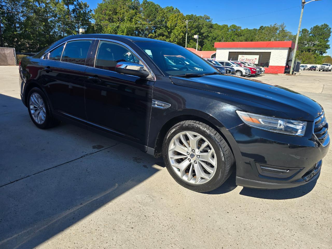 Ford Taurus Limited FWD 2017