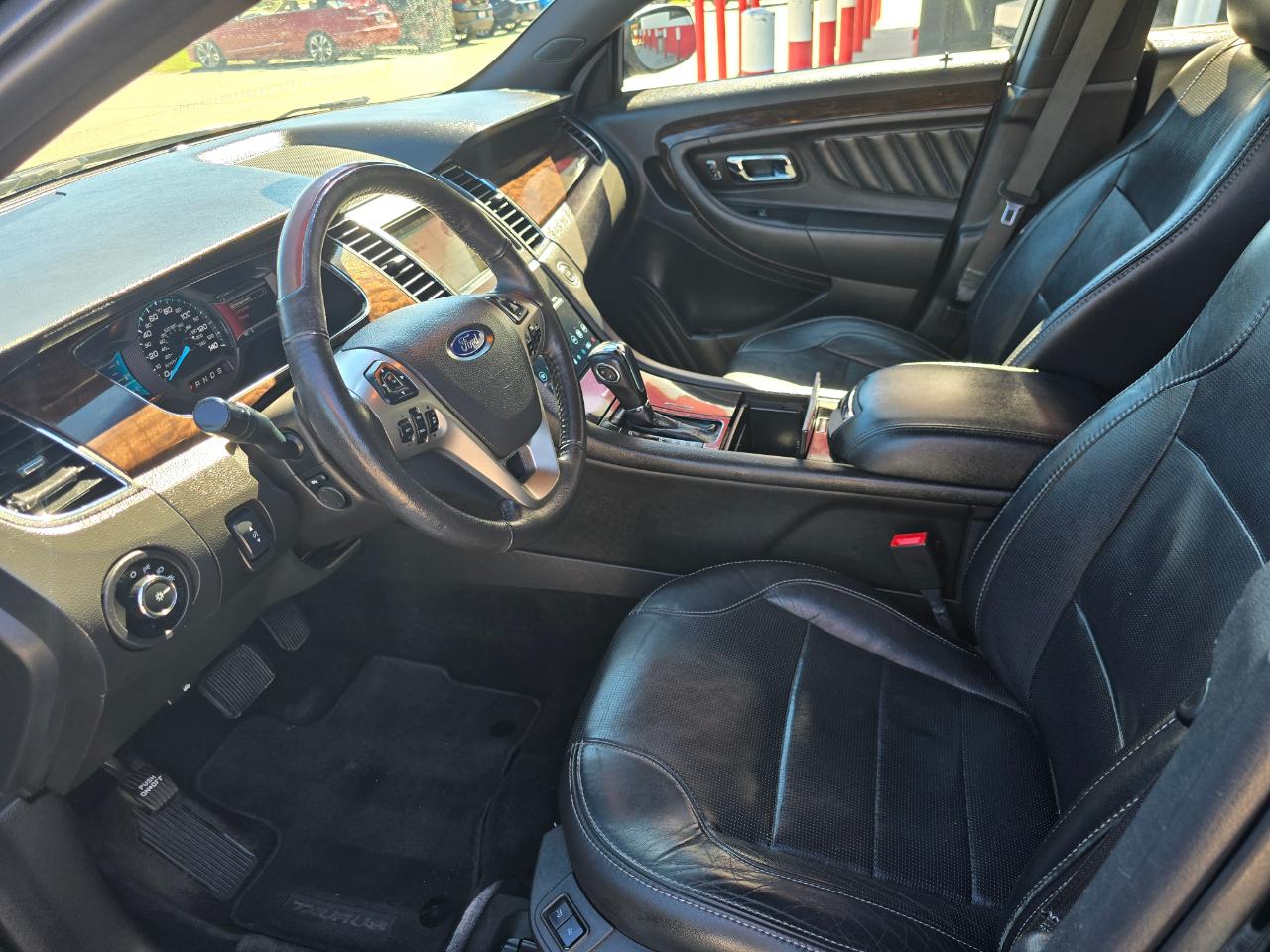 Ford Taurus Limited FWD 2017