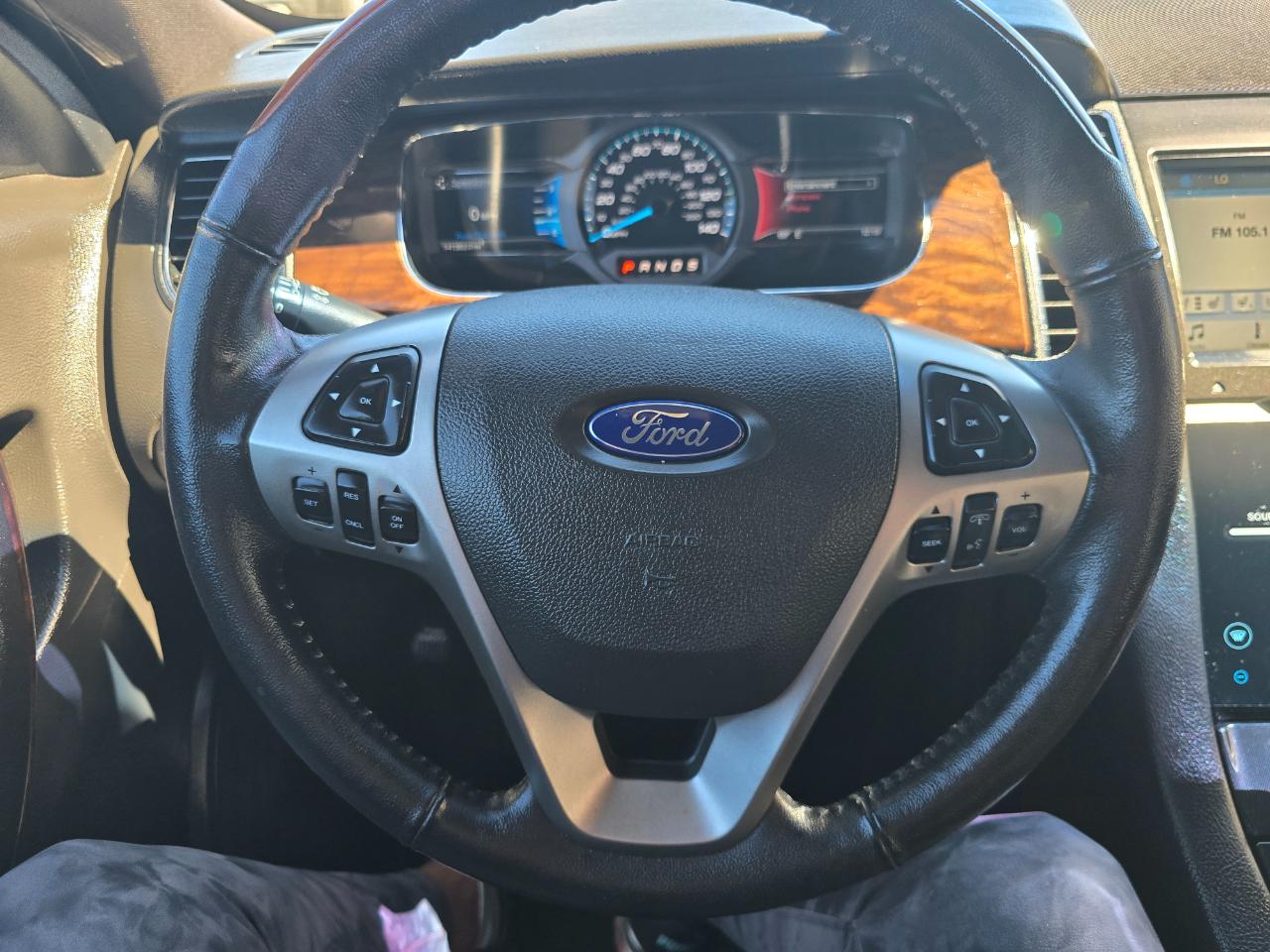 Ford Taurus Limited FWD 2017