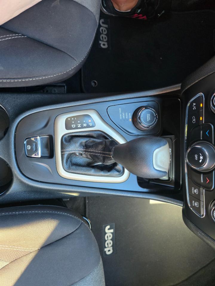 Jeep Cherokee 4WD 4dr Latitude 2014