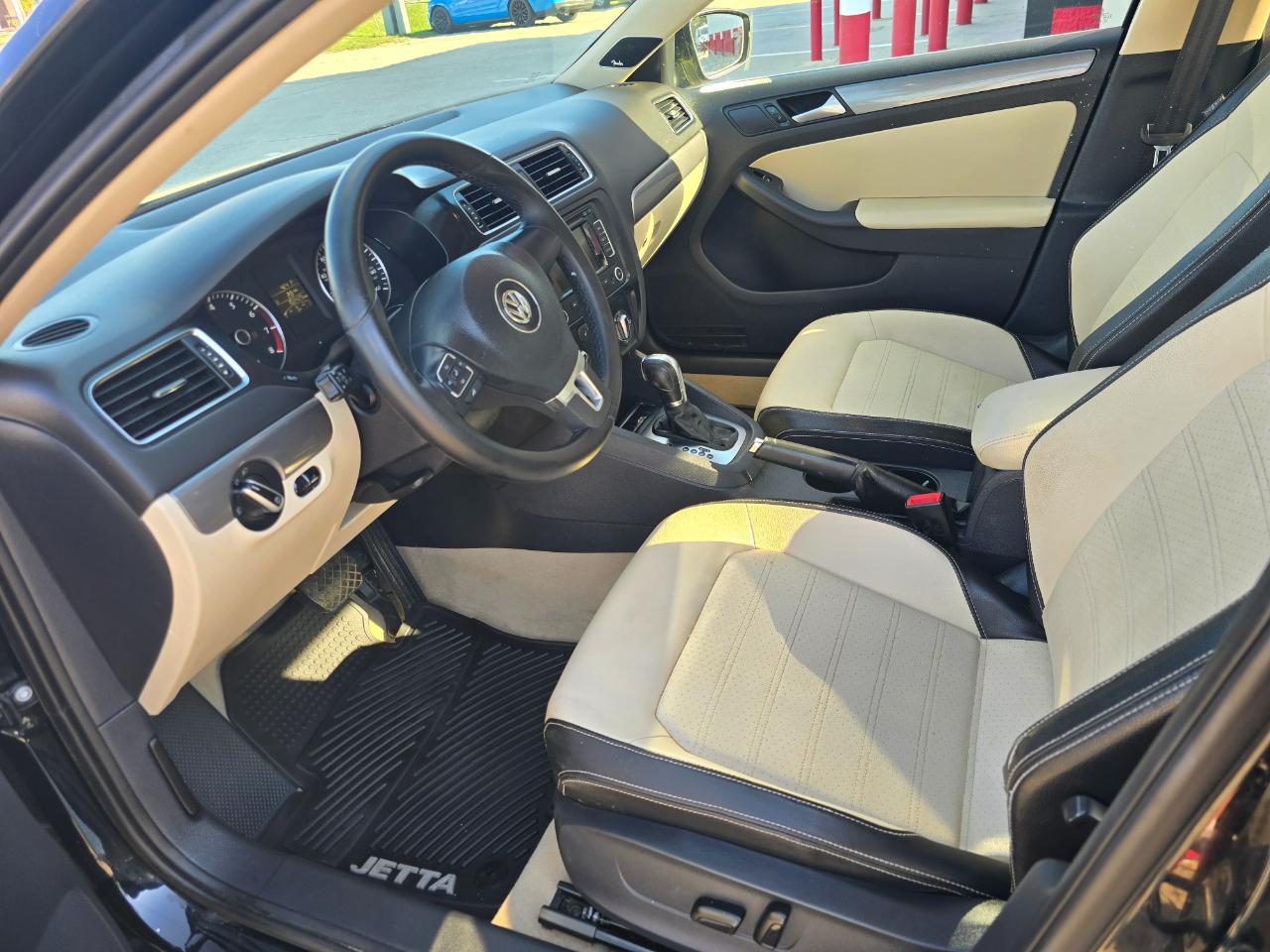 Volkswagen Jetta Sedan 4dr Auto SEL 2013