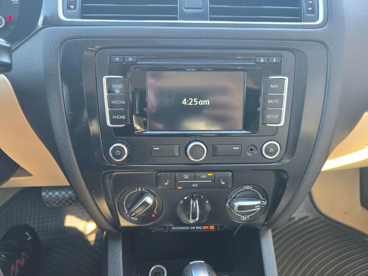 Volkswagen Jetta Sedan 4dr Auto SEL 2013