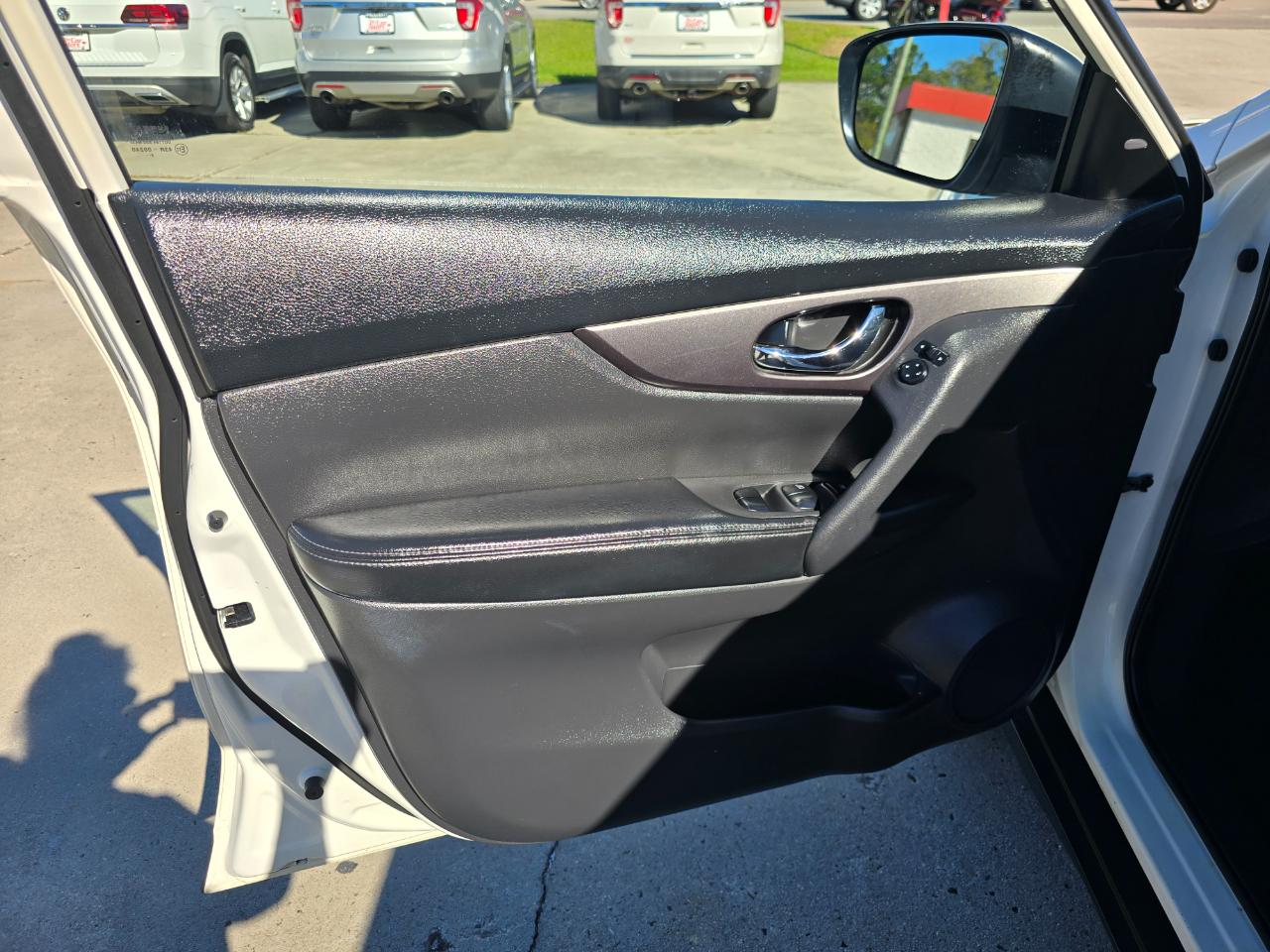 Nissan Rogue AWD 4dr SV 2016