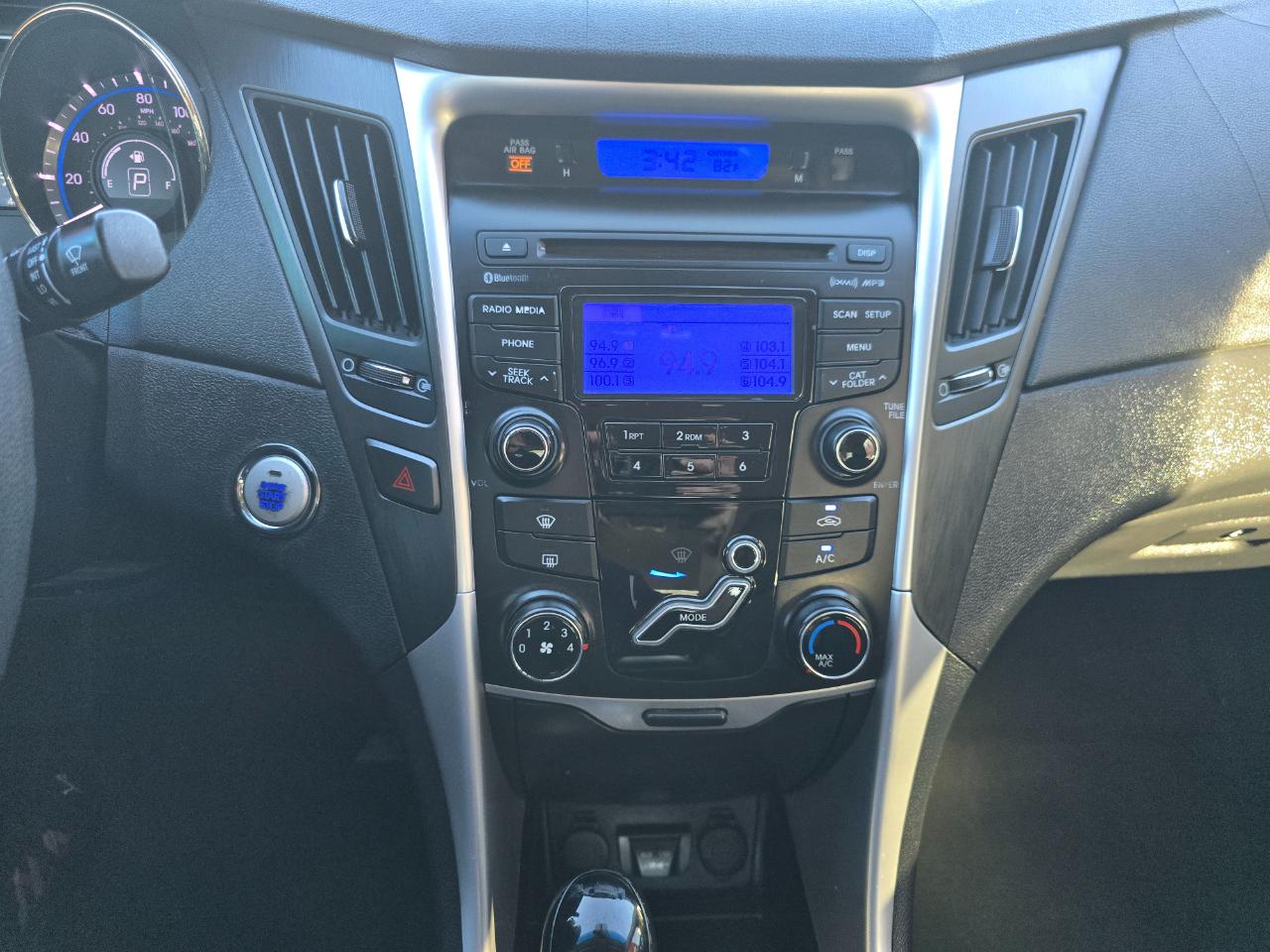 Hyundai Sonata 4dr Sdn 2.4L Auto SE 2013
