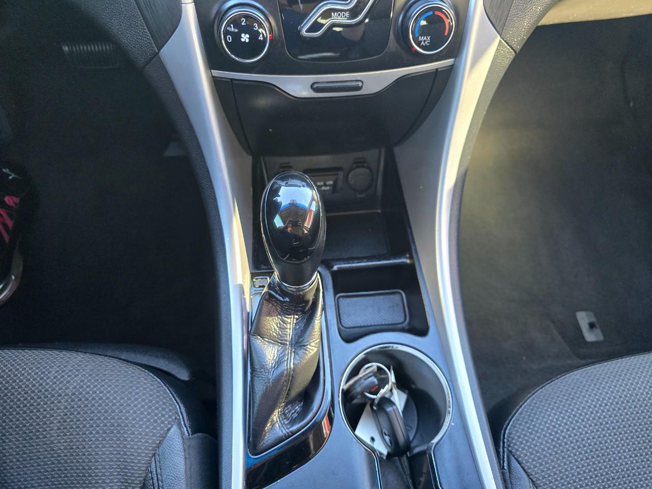 Hyundai Sonata 4dr Sdn 2.4L Auto SE 2013