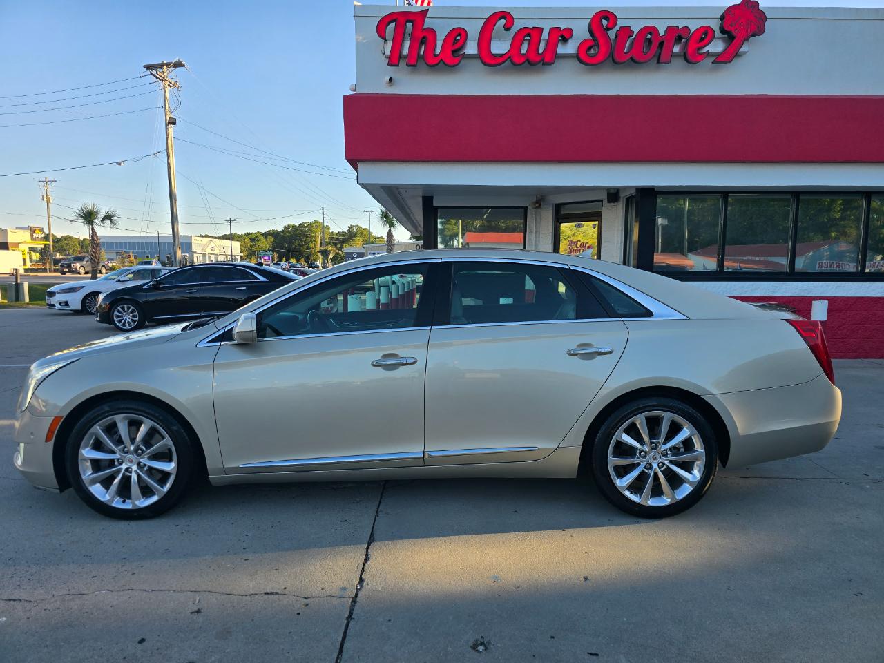 Cadillac XTS 4dr Sdn Luxury FWD 2014