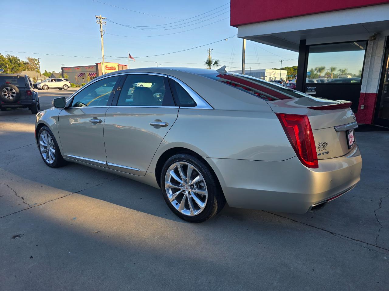 Cadillac XTS 4dr Sdn Luxury FWD 2014