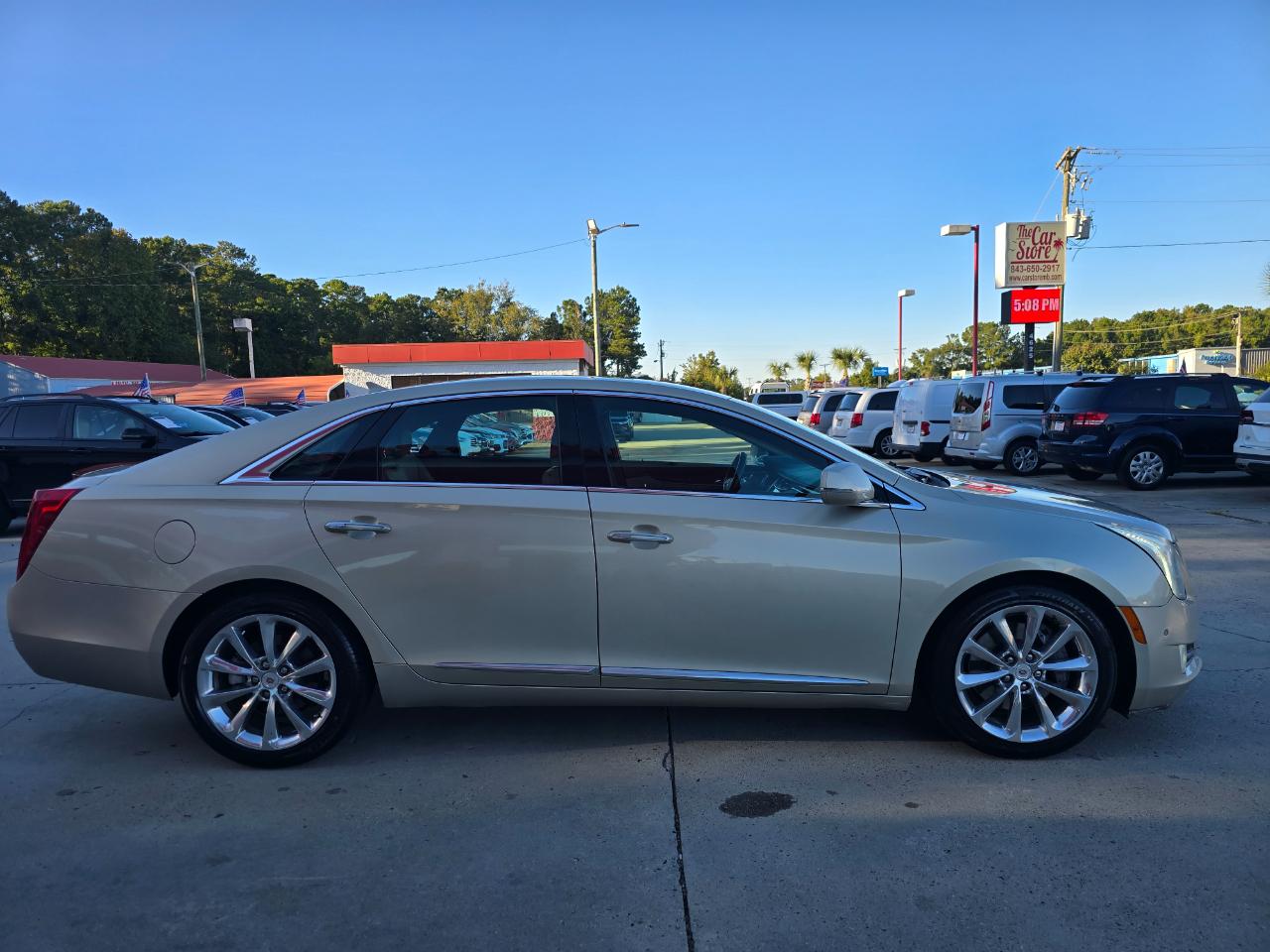 Cadillac XTS 4dr Sdn Luxury FWD 2014