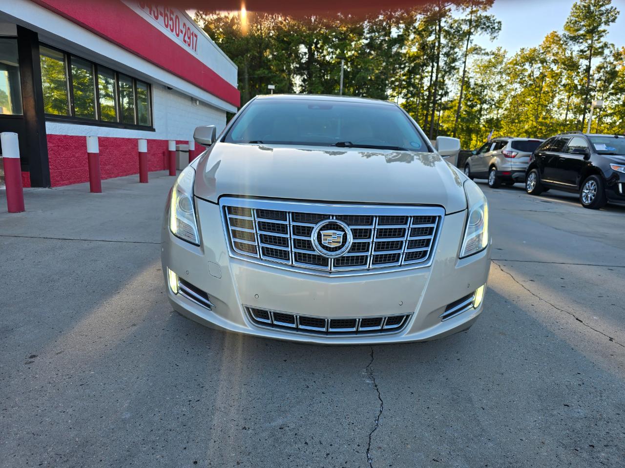 Cadillac XTS 4dr Sdn Luxury FWD 2014