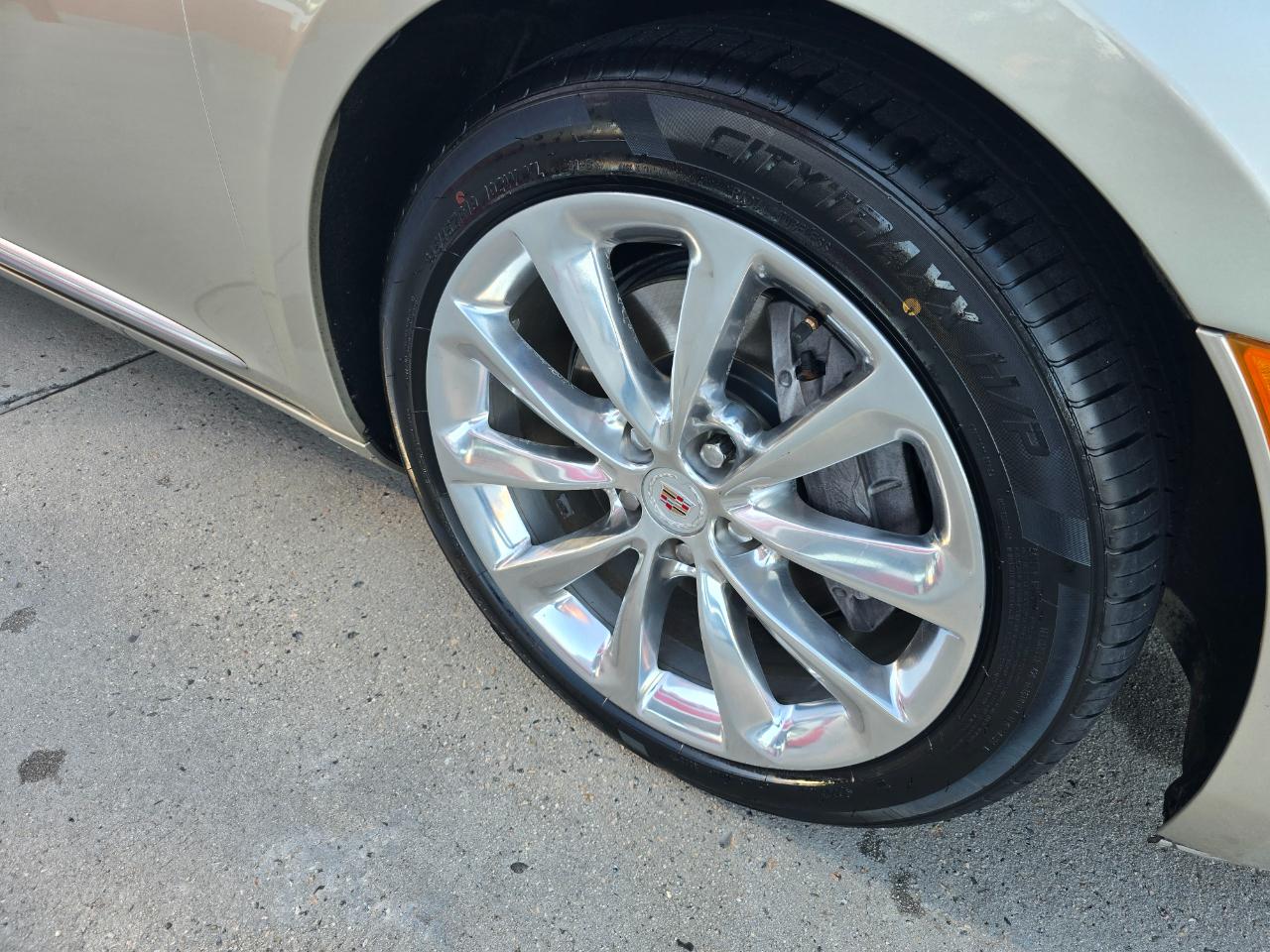 Cadillac XTS 4dr Sdn Luxury FWD 2014