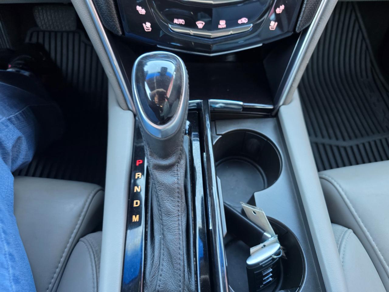 Cadillac XTS 4dr Sdn Luxury FWD 2014