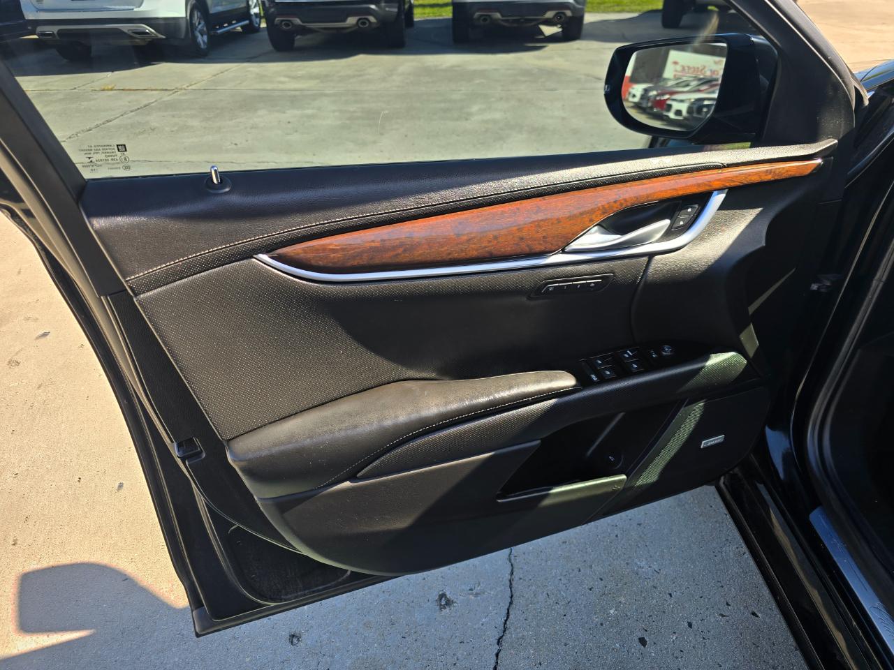 Cadillac XTS 4dr Sdn Luxury Collection FWD 2016