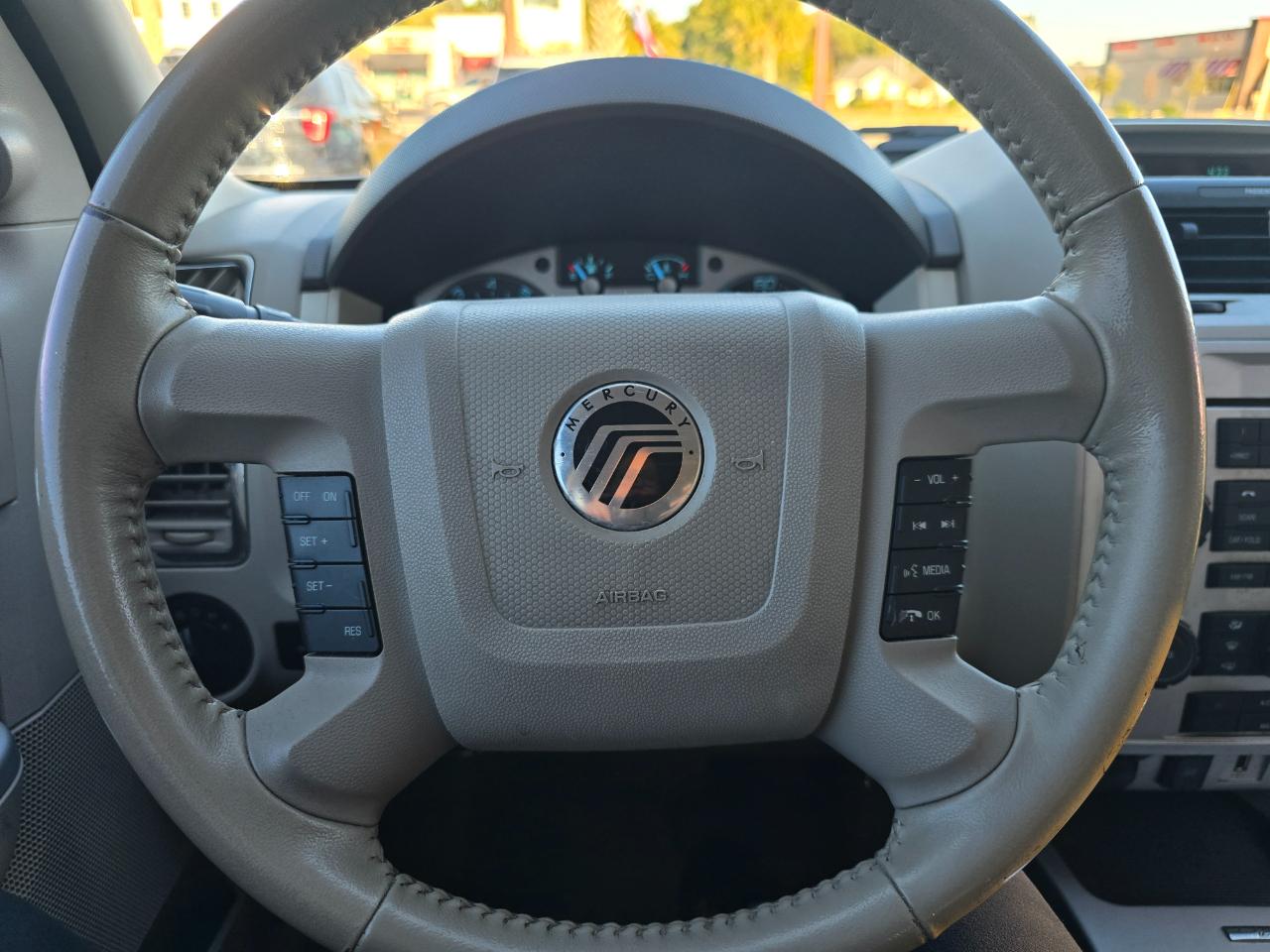Mercury Mariner FWD 4dr Premier 2011