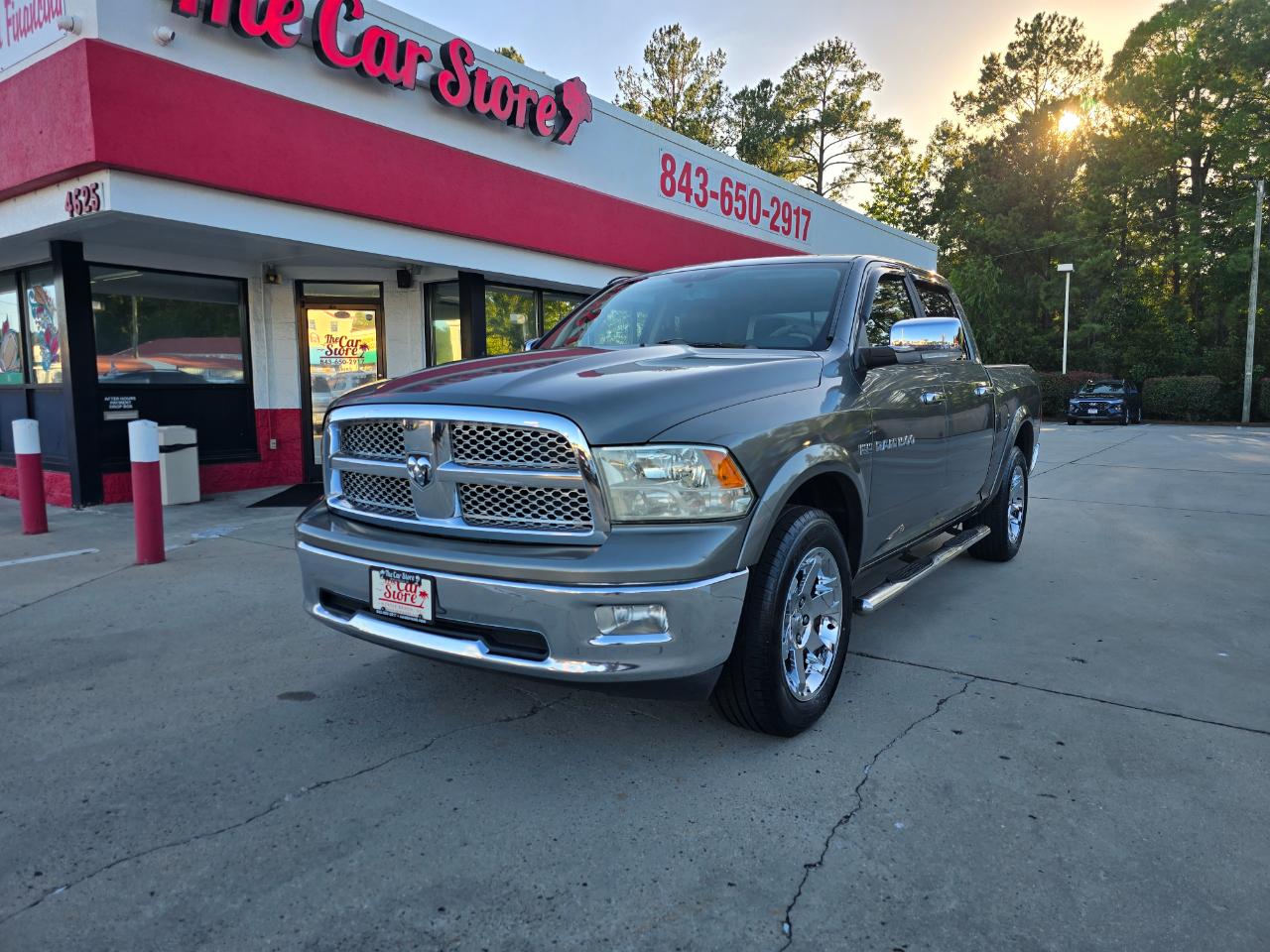 RAM 1500 2WD Crew Cab 140.5" Laramie 2011