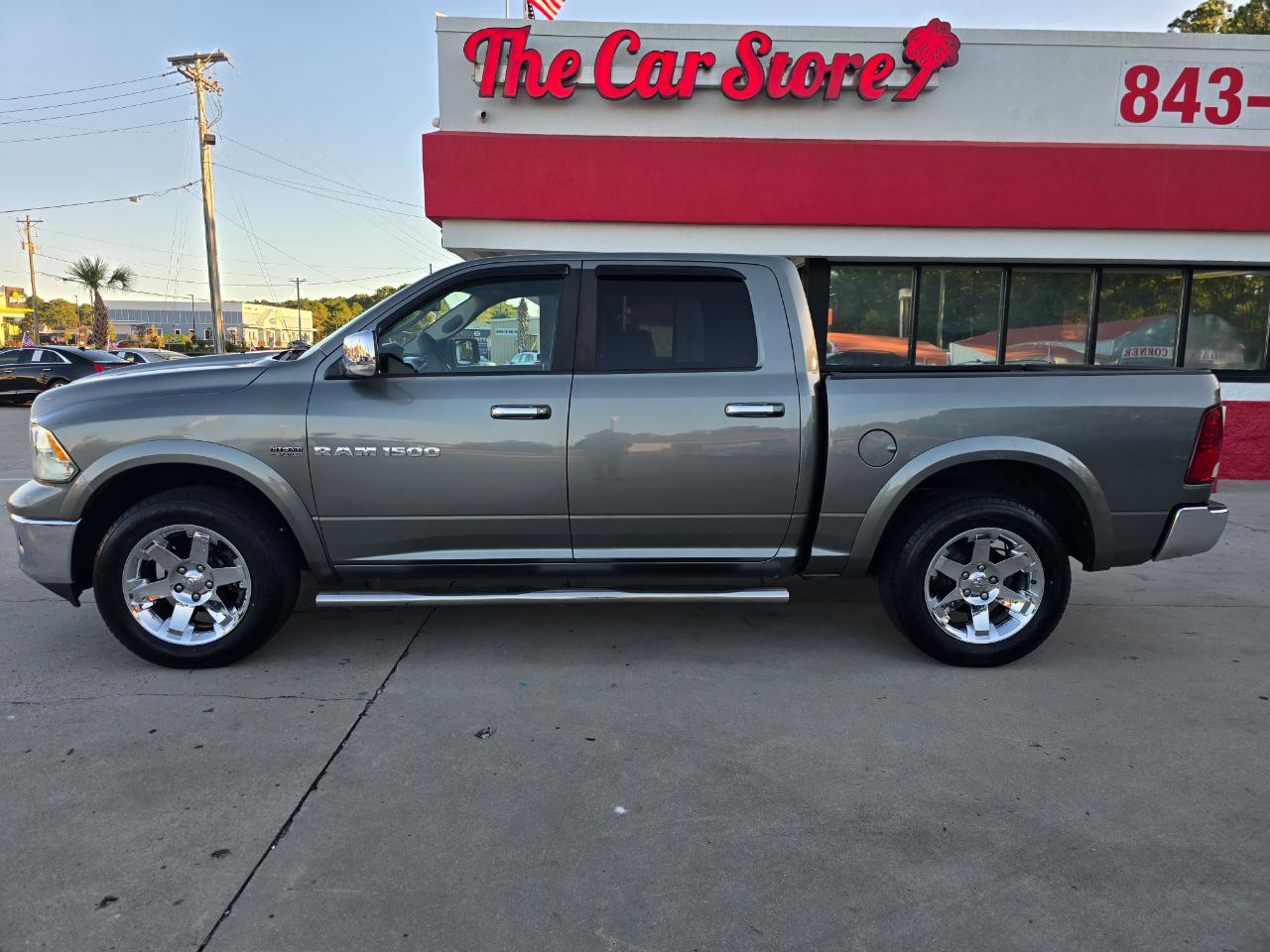 RAM 1500 2WD Crew Cab 140.5" Laramie 2011