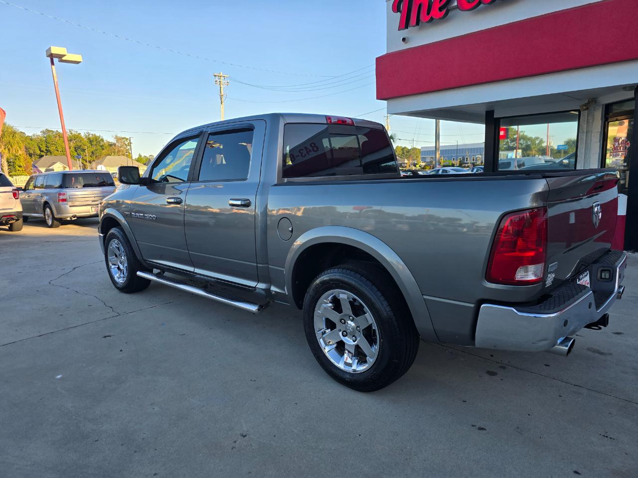 RAM 1500 2WD Crew Cab 140.5" Laramie 2011
