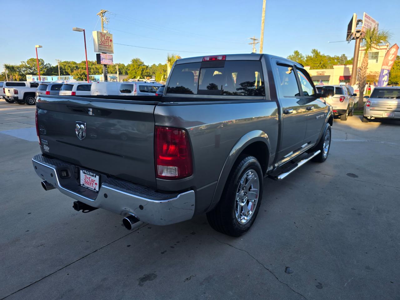 RAM 1500 2WD Crew Cab 140.5" Laramie 2011