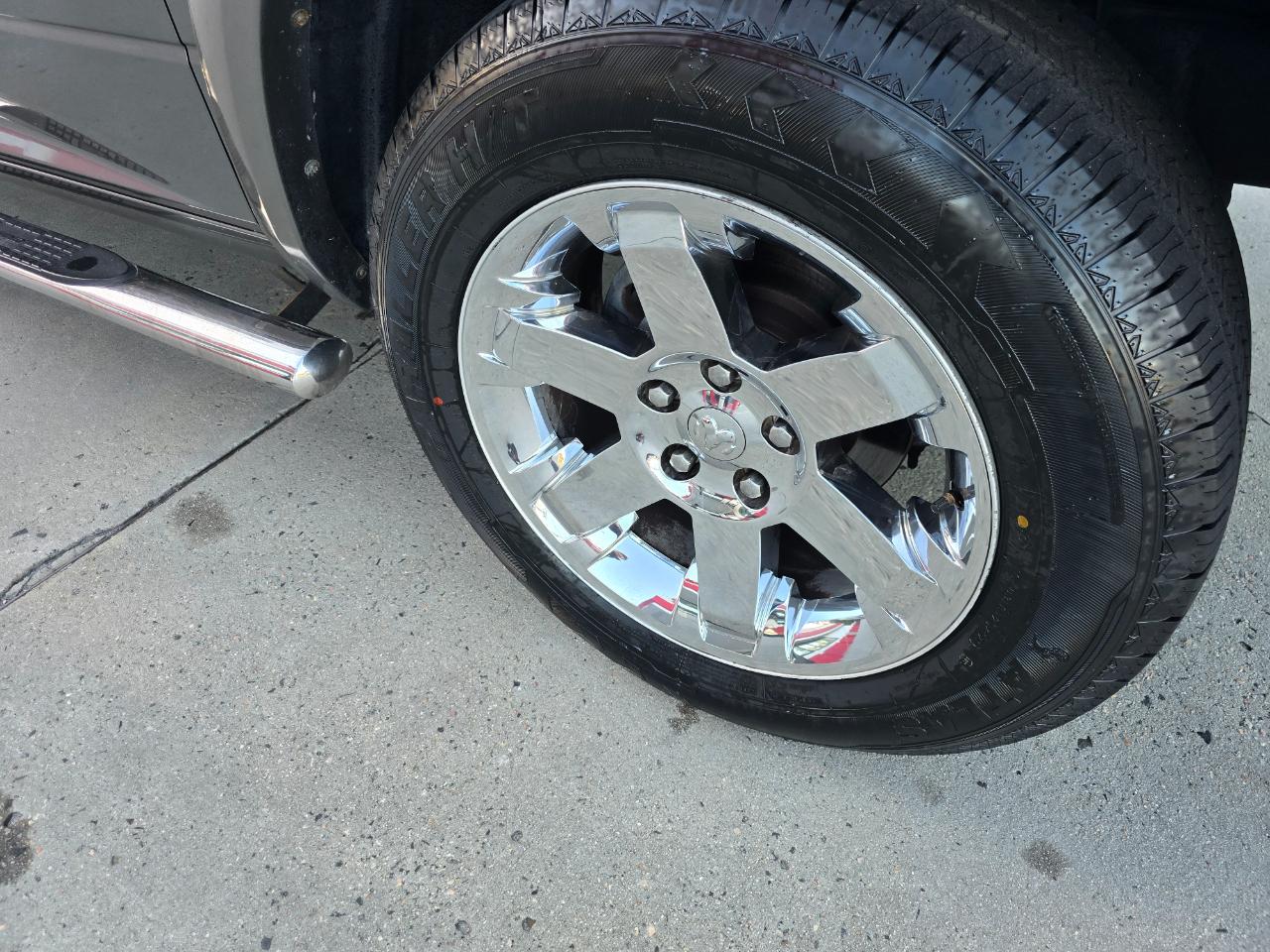 RAM 1500 2WD Crew Cab 140.5" Laramie 2011