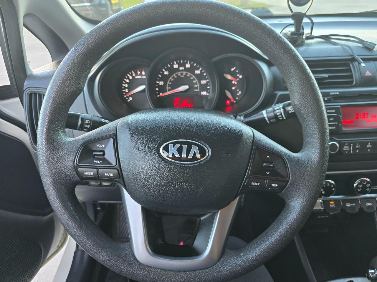 Kia Rio 4dr Sdn Auto LX 2015