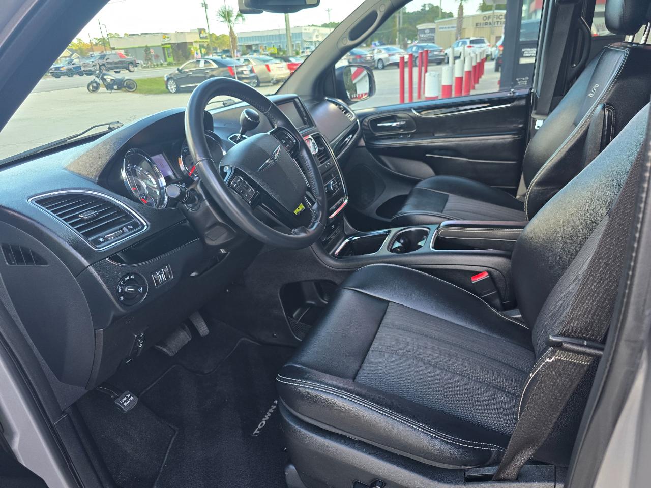 Chrysler Town & Country 4dr Wgn S 2014